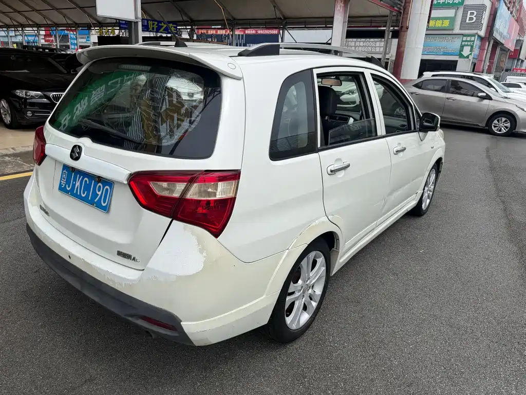 Liana A6 Hatchback 1.4 L Manual Imagine