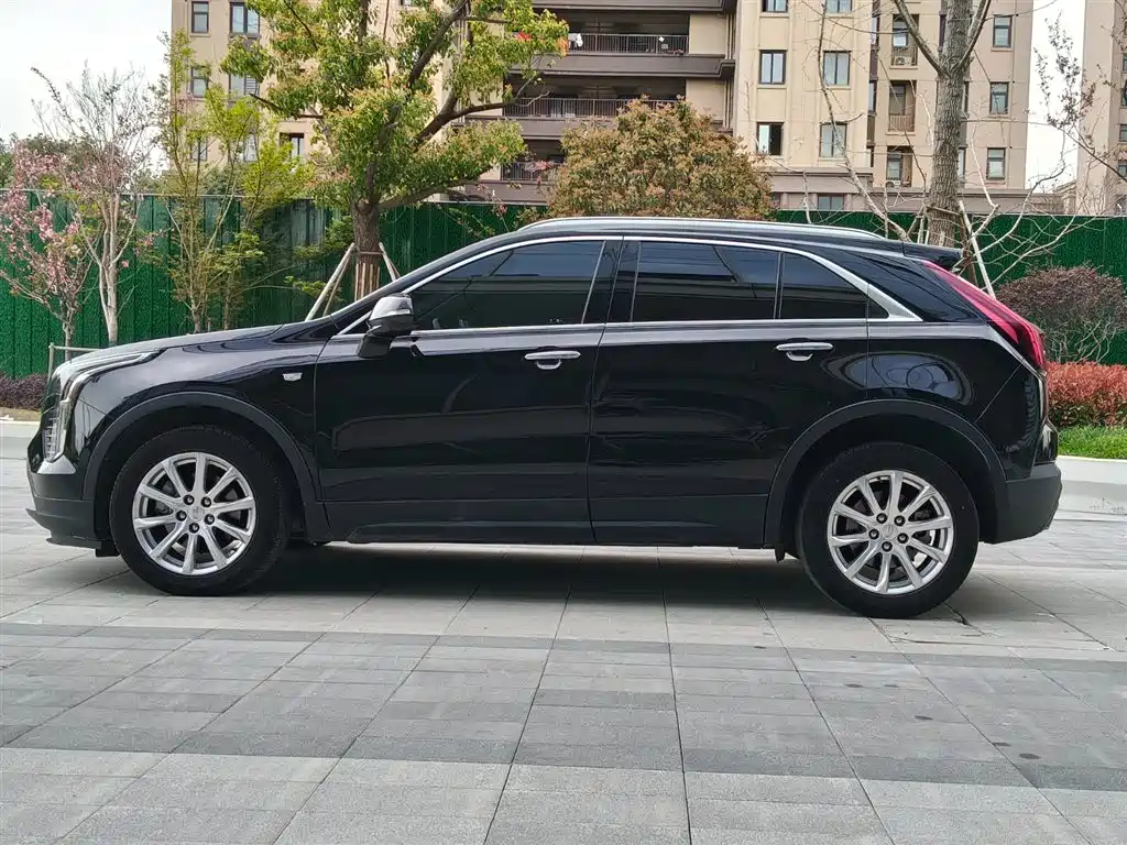 Cadillac XT4 28 T 2 WD Tech