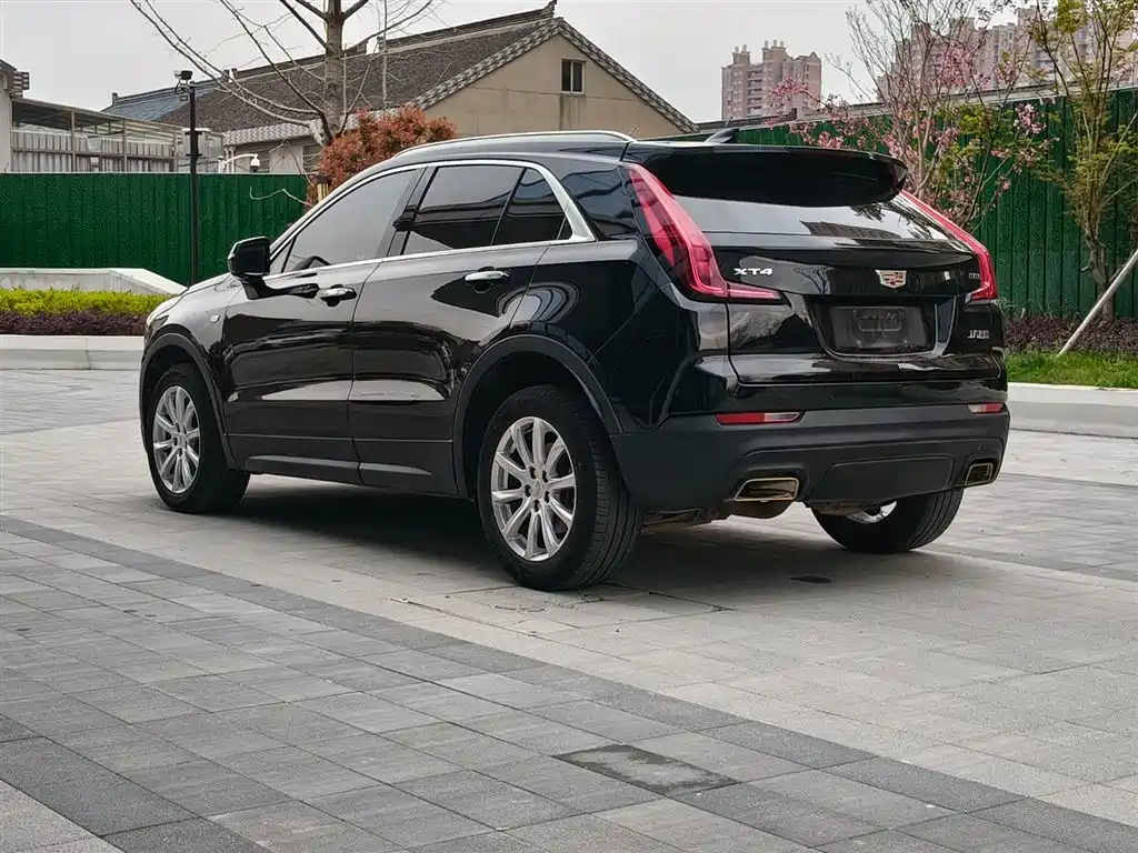 Cadillac XT4 28 T 2 WD Tech