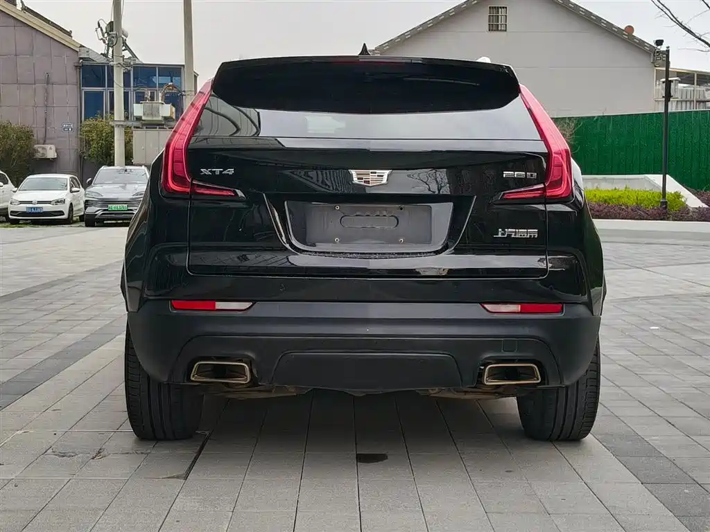 Cadillac XT4 28 T 2 WD Tech
