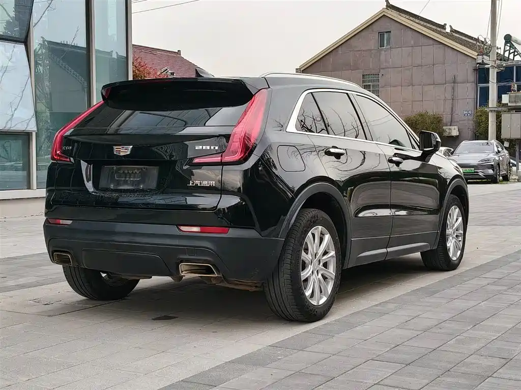 Cadillac XT4 28 T 2 WD Tech