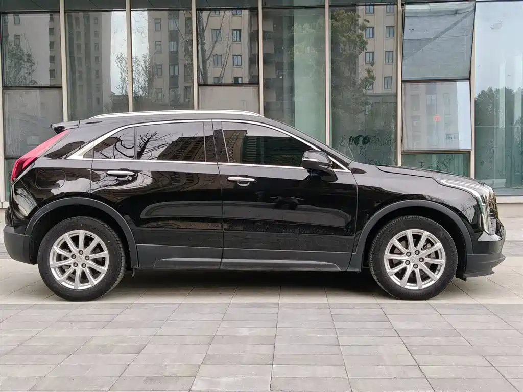 Cadillac XT4 28 T 2 WD Tech