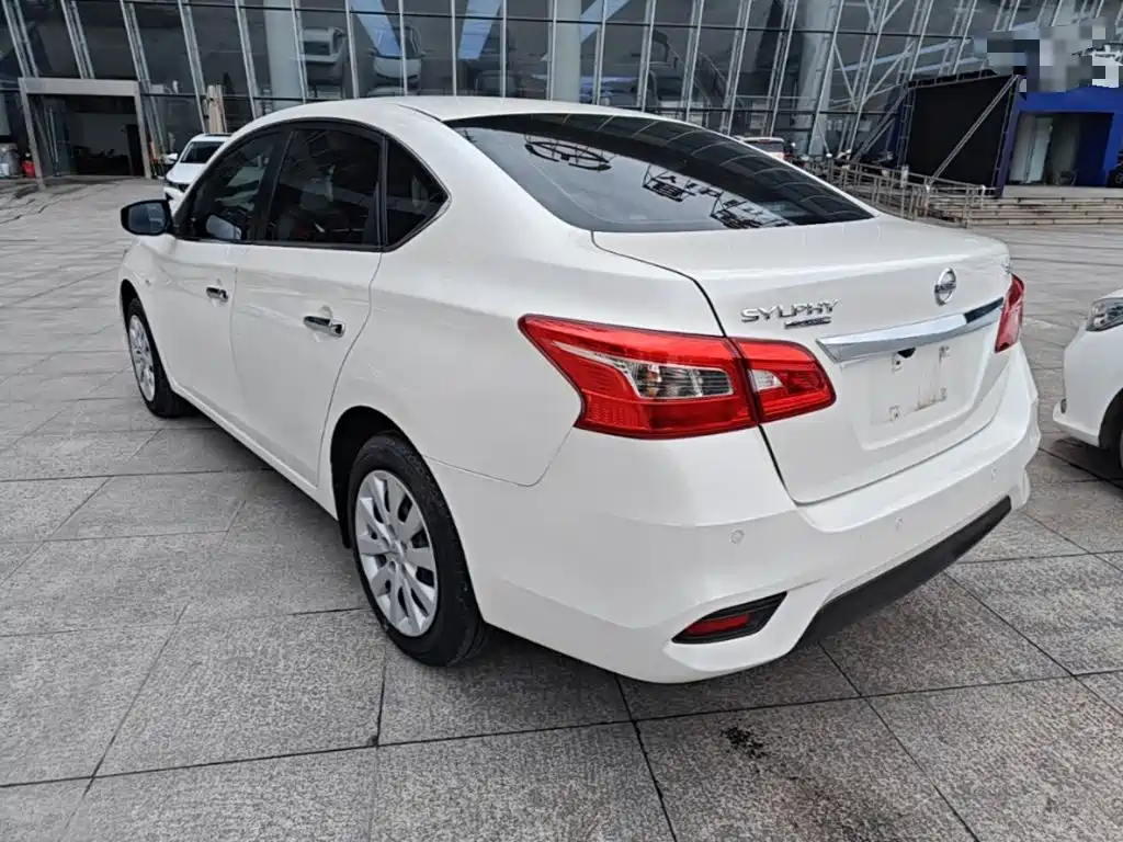 Sylphy Classic 1.6 XE CVT Comfort