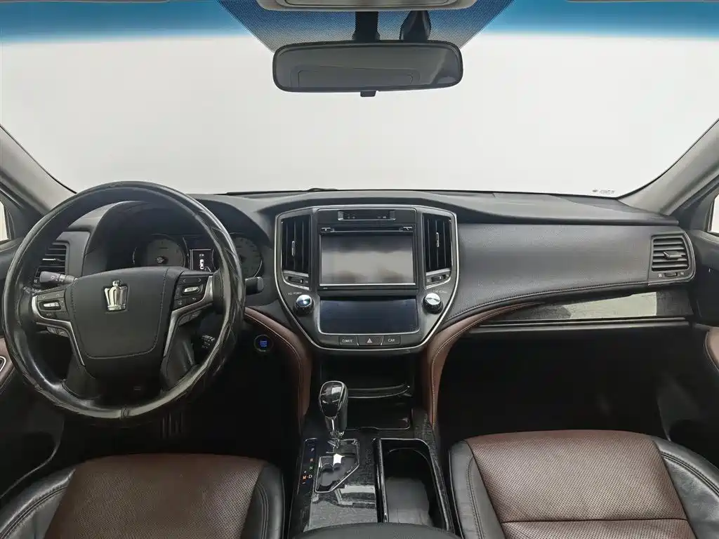 Crown 2.0 T Sport
