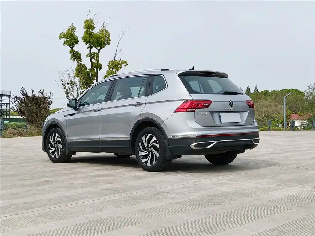 Tiguan L 330 TSI Auto 2 WD Smart Enjoyment
