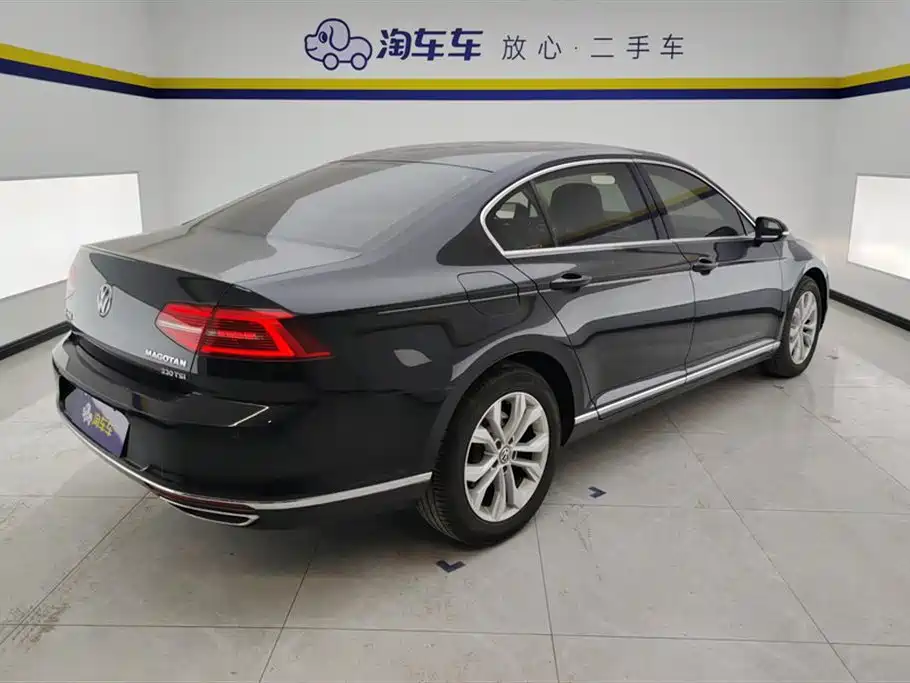 Magotan 330 TSI DSG Luxury