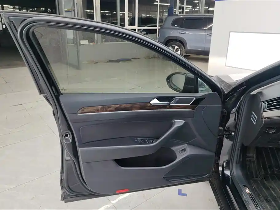 Magotan 330 TSI DSG Luxury