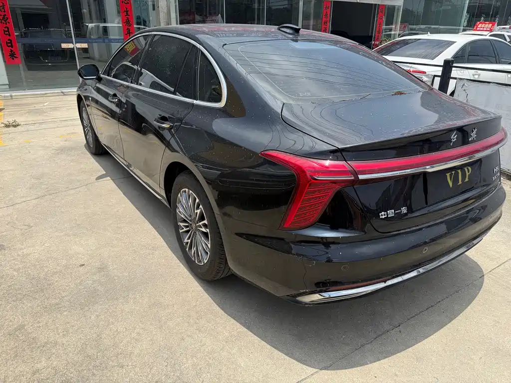 Hongqi H5 1.5 T DCT Connected Flagship Charm
