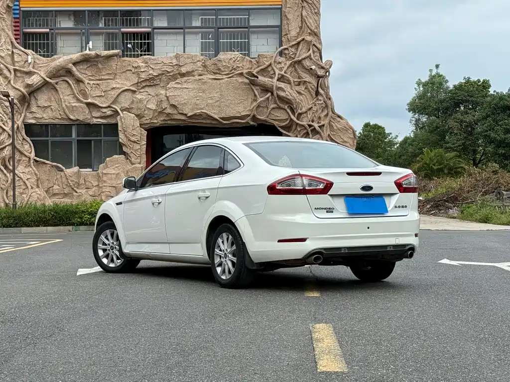Mondeo (Zhisheng) 2.3 L Fashion