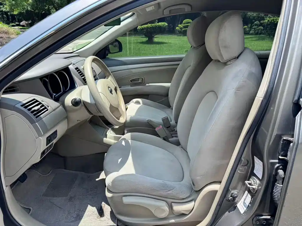 Sylphy Classic 1.6 XE Manual Comfort