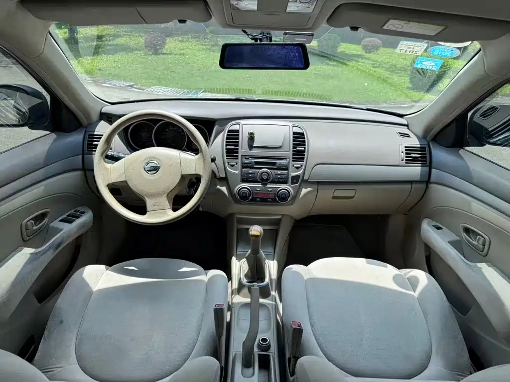 Sylphy Classic 1.6 XE Manual Comfort