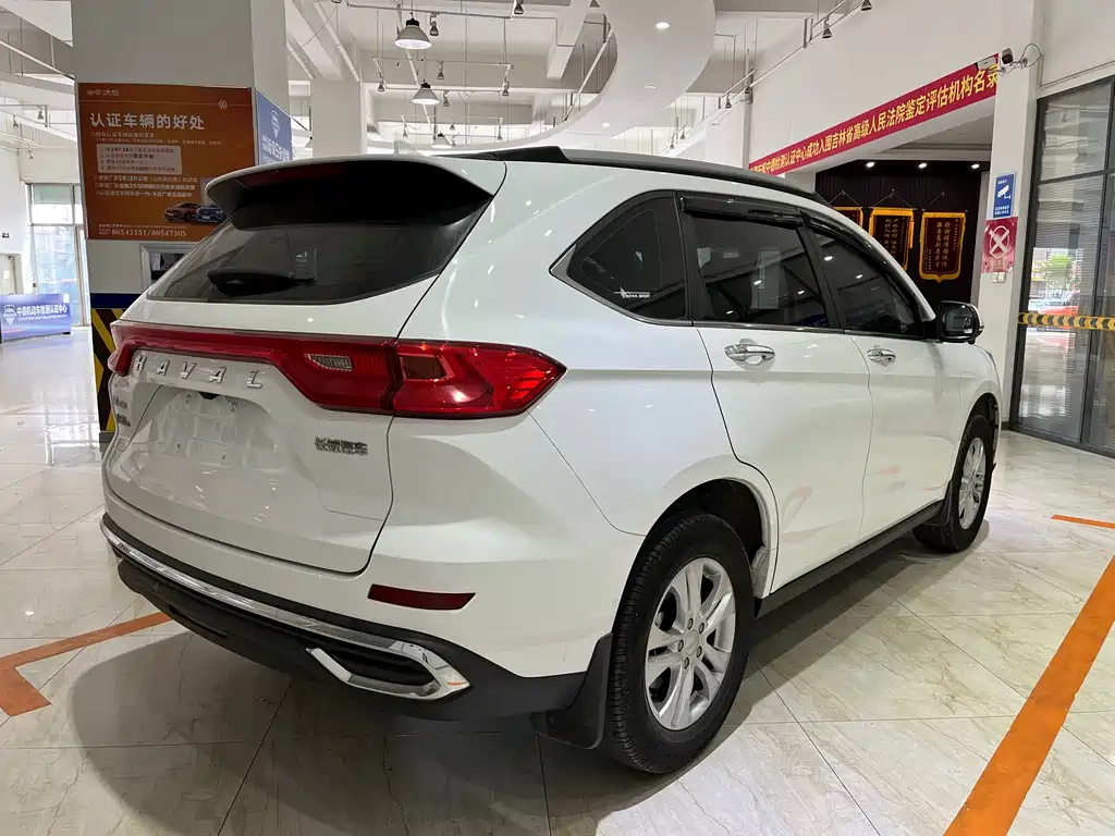 Haval M6 PLUS 1.5 T DCT Elite Connected