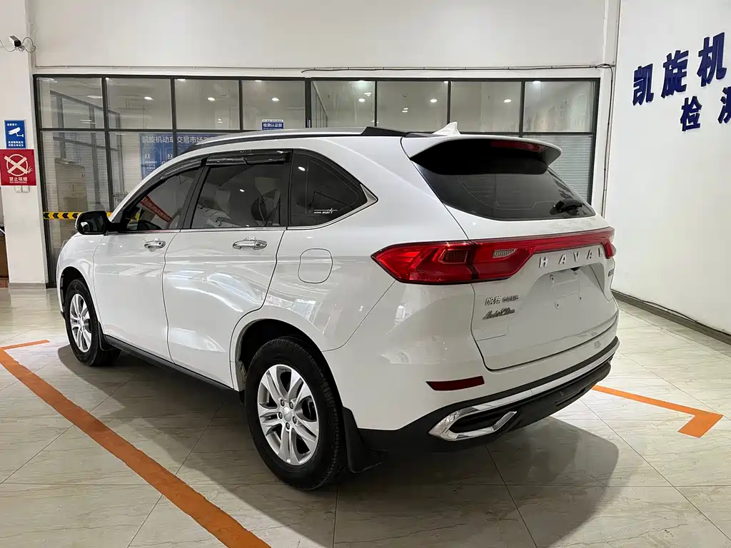 Haval M6 PLUS 1.5 T DCT Elite Connected