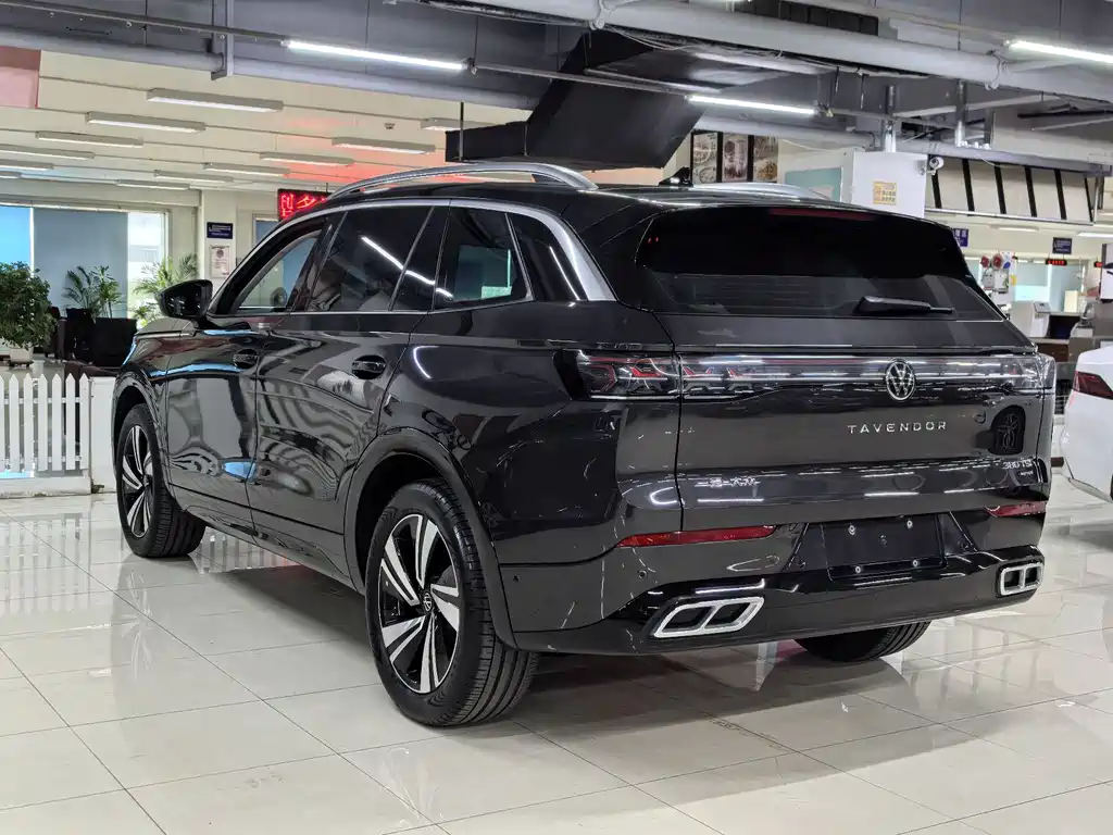 Tavendor 380 TSI 4 WD R-Line Cruise