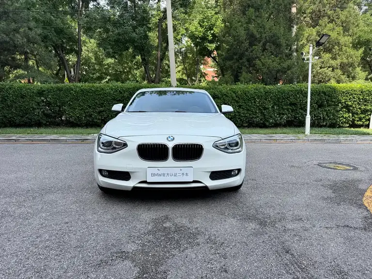 BMW 1 Series (Import) Facelift 116 i Leading