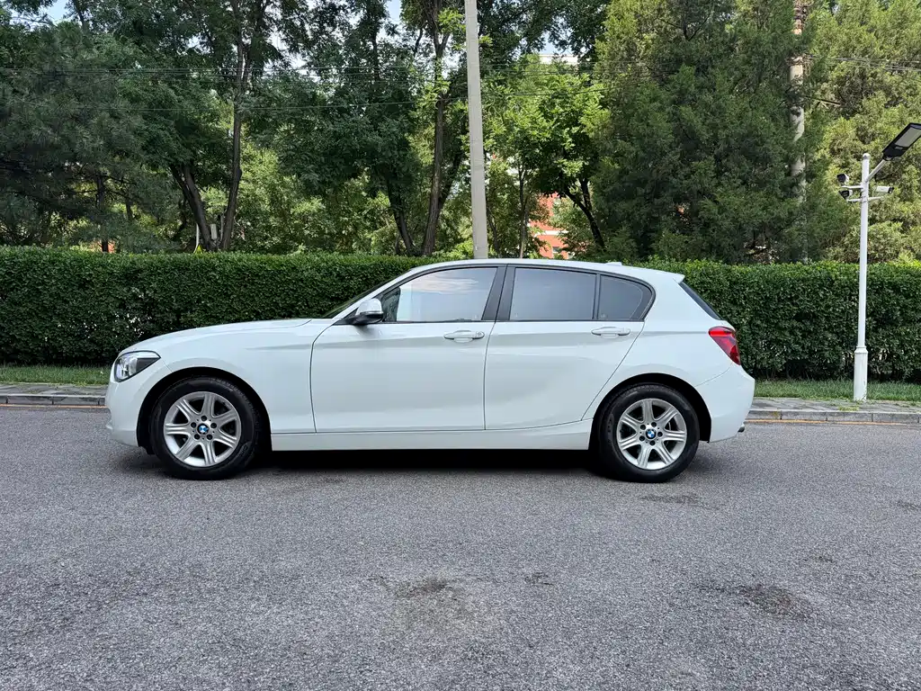 BMW 1 Series (Import) Facelift 116 i Leading