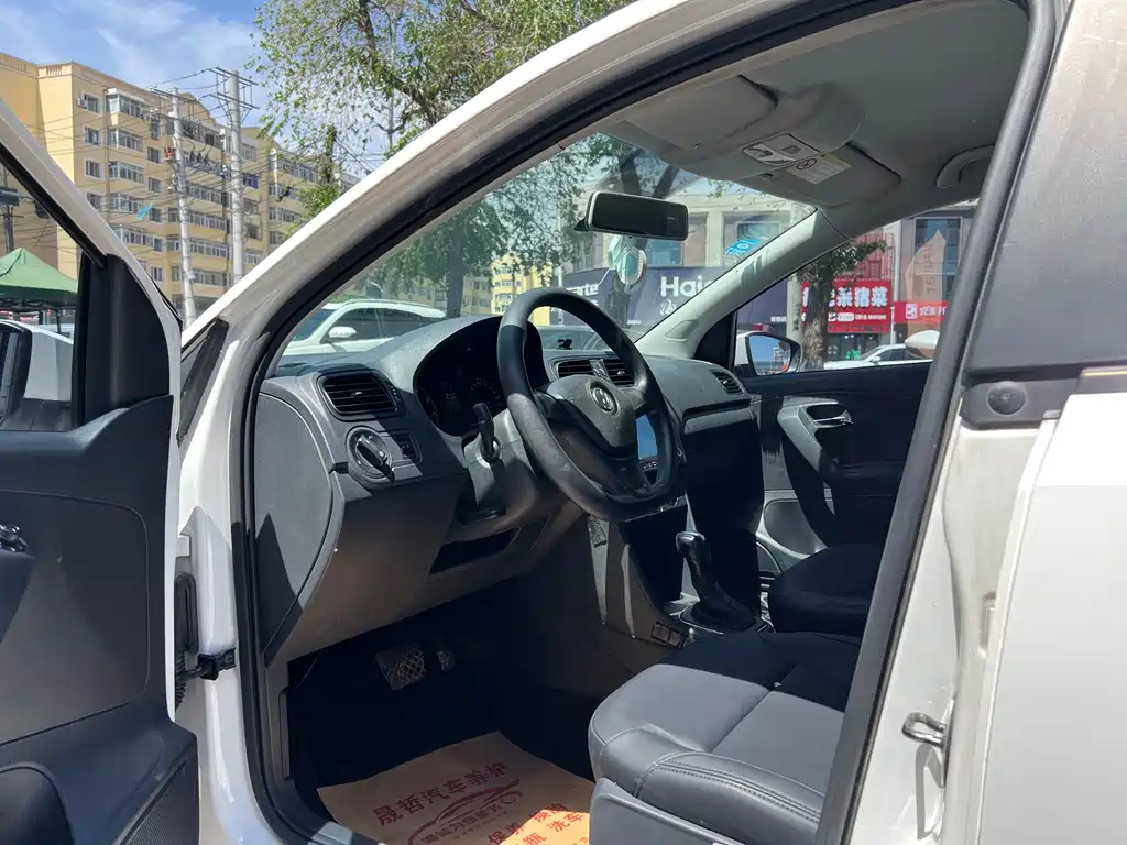 Polo 1.4 L Auto Style