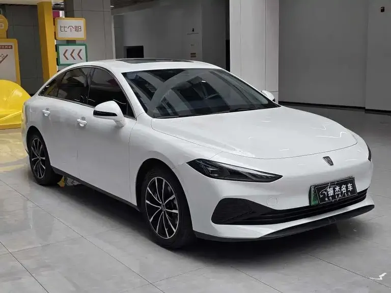 Roewe D7 DMH 125 km Outstanding