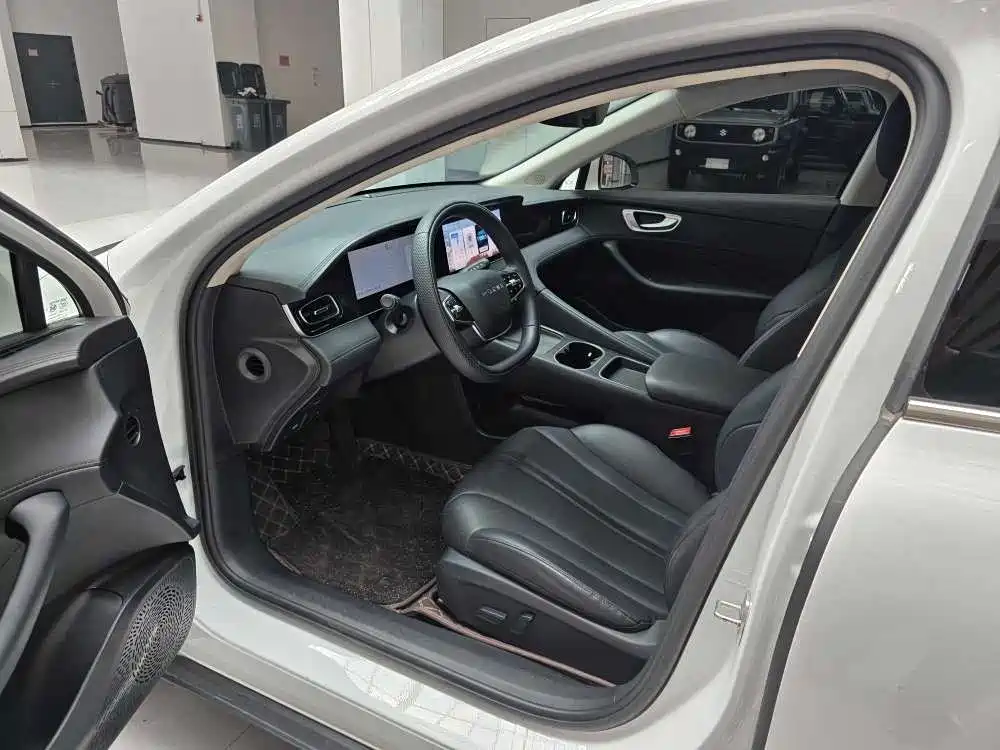 Roewe D7 DMH 125 km Outstanding