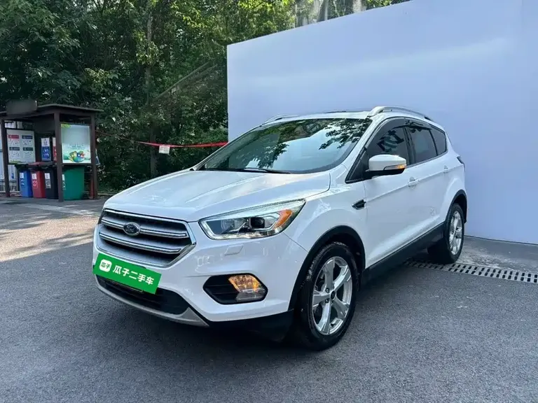 Ford Kuga Facelift EcoBoost 180 2 WD Grand Wing