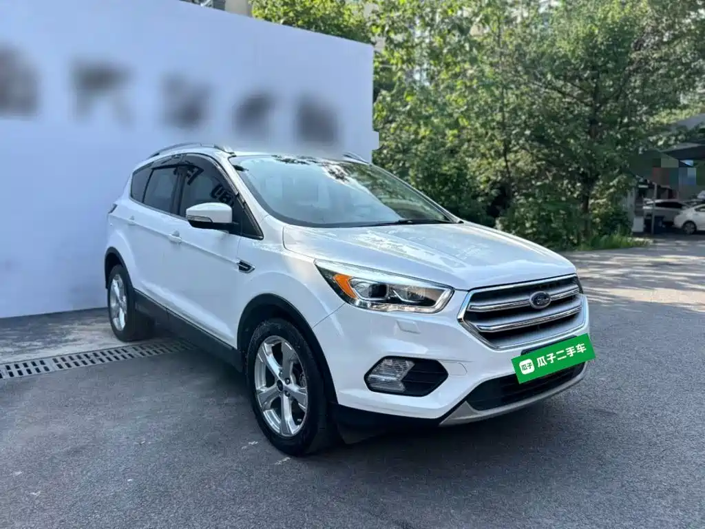 Kuga Facelift EcoBoost 180 2 WD Grand Wing