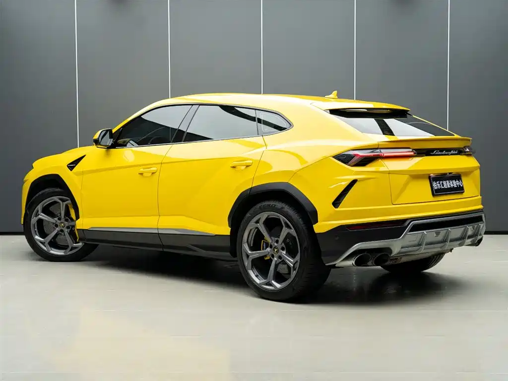 Urus 4.0 T V8