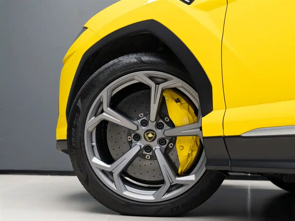 Urus 4.0 T V8