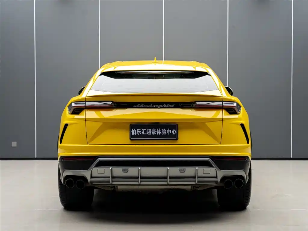 Urus 4.0 T V8