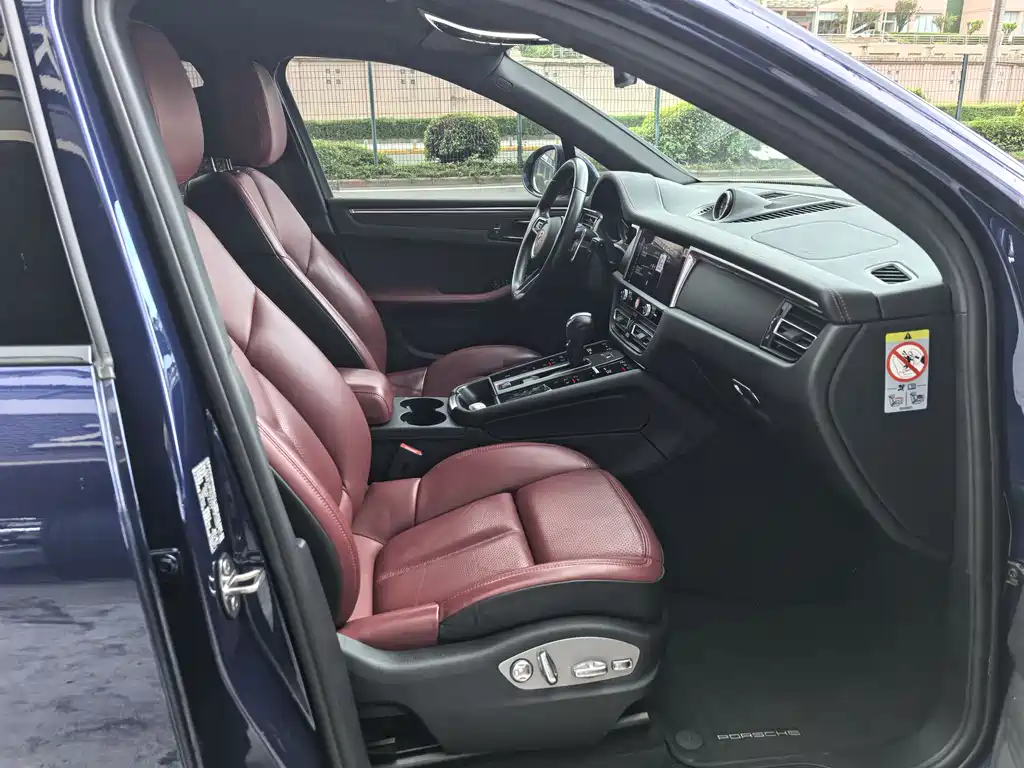 Macan Macan 2.0 T