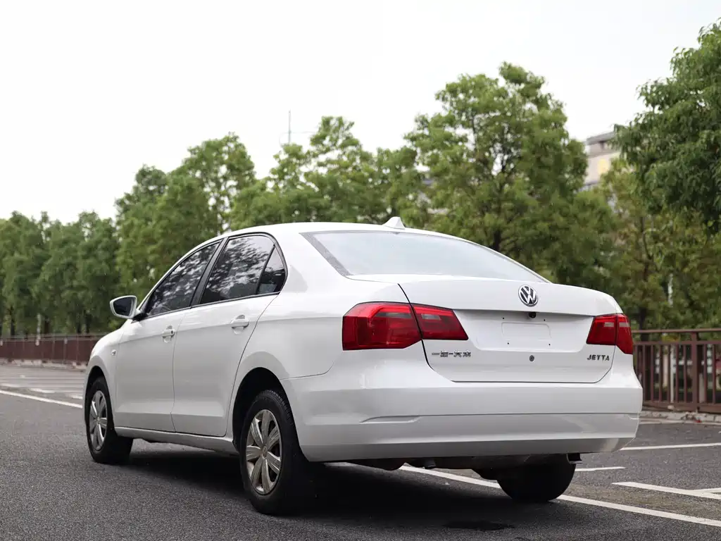 Jetta 1.6 L Manual Fashion