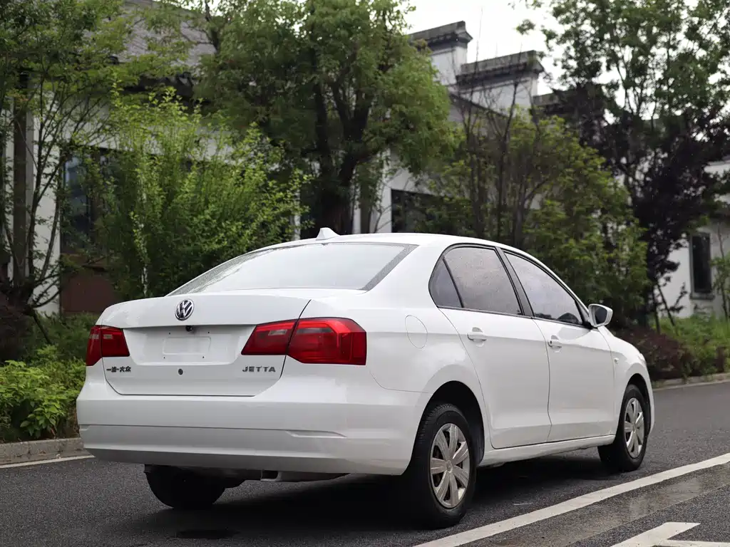 Jetta 1.6 L Manual Fashion