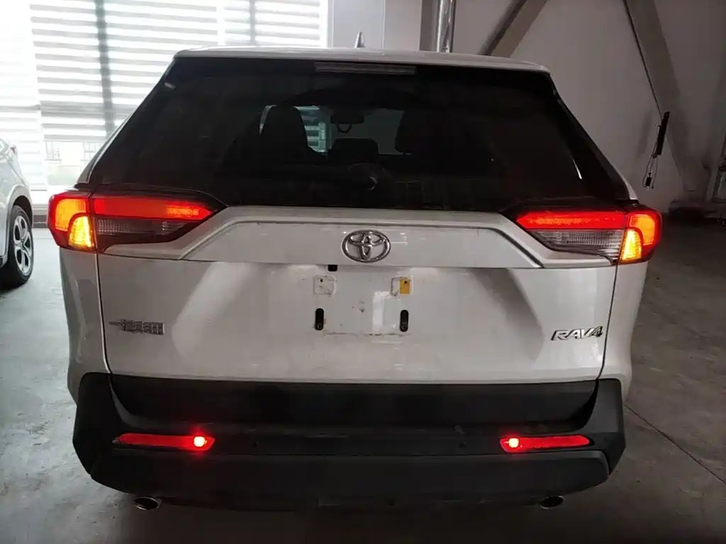 RAV4 2.0 L CVT 2 WD Urban