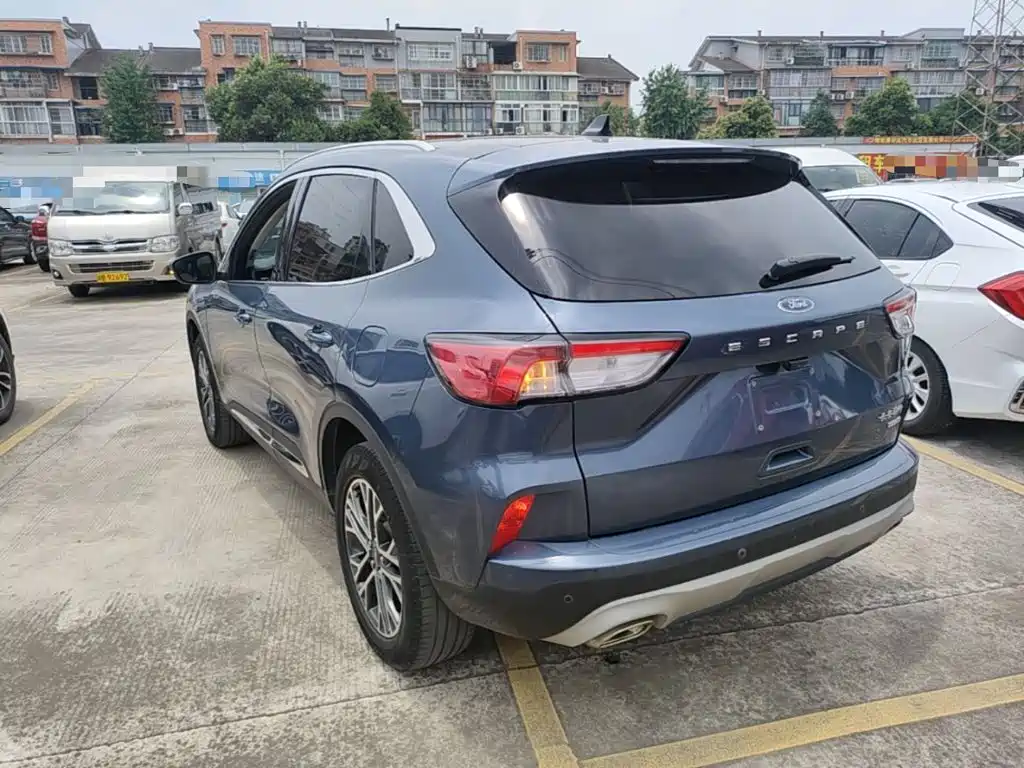 Escape EcoBoost 245 2 WD Shine Enjoyment