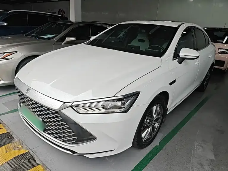 BYD Qin PLUS Champion DM-i 120 KM Leading