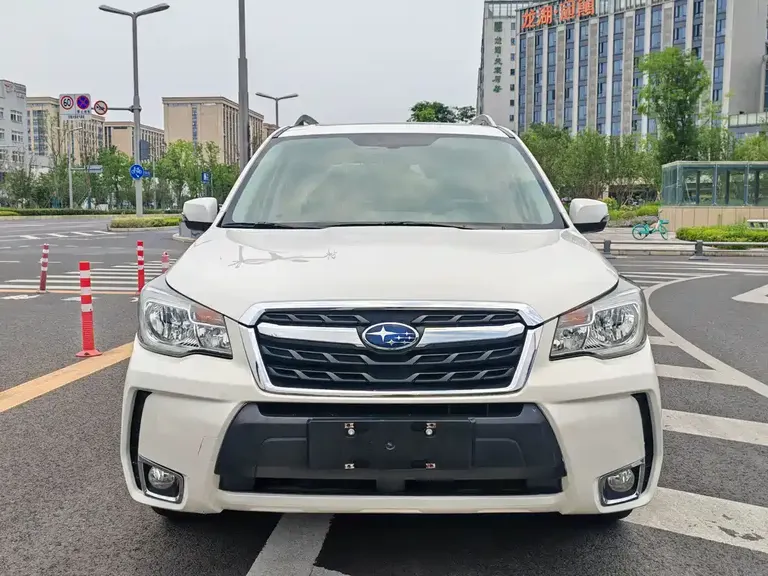 Subaru Forester 2.0 i Fashion Navigation
