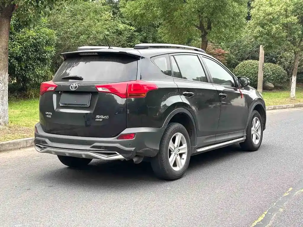 RAV4 2.0 L CVT 4 WD Style