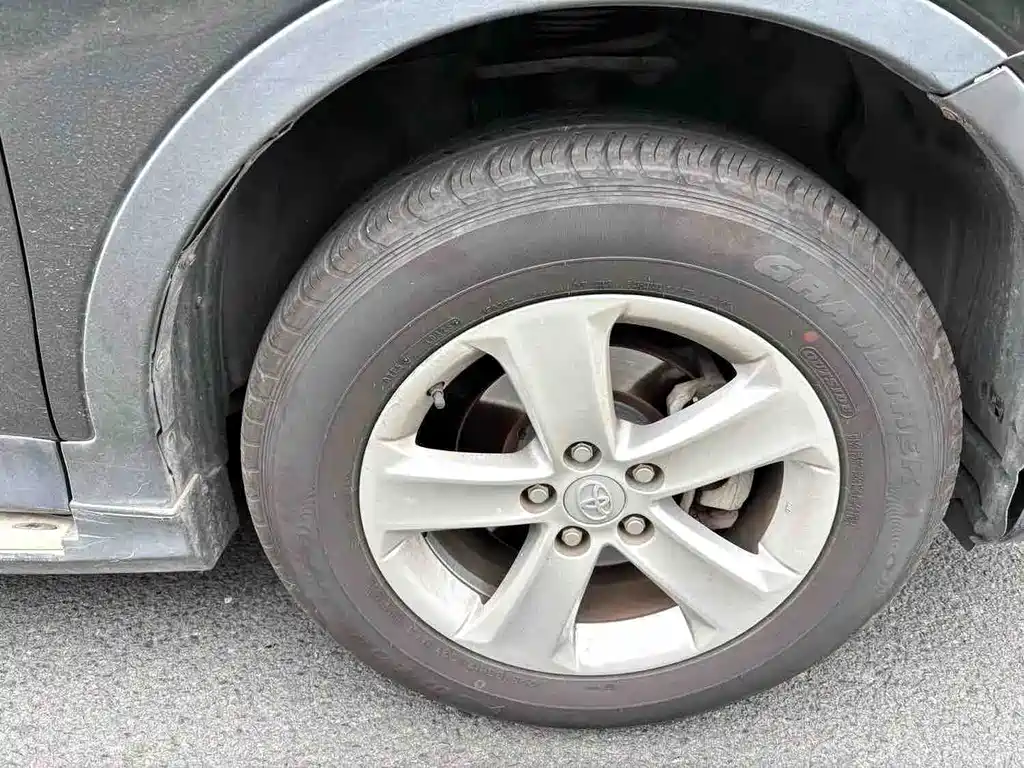 RAV4 2.0 L CVT 4 WD Style