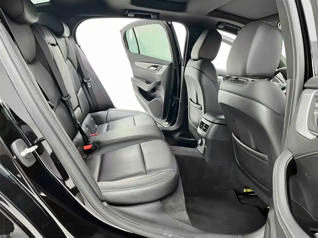 Cadillac CT5 28 T Luxury (Standard)