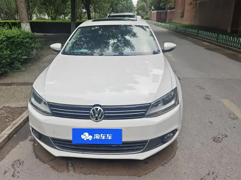 Volkswagen Sagitar Facelift 1.6 L Auto Comfort