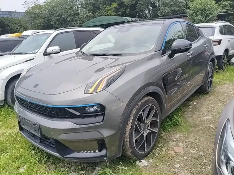 Lynk & Co 05 2.0 TD 2 WD Shine Halo