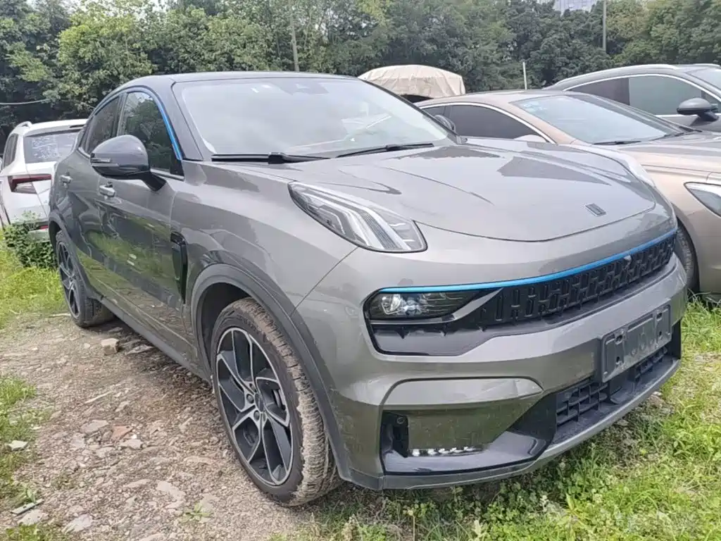 Lynk & Co 05 2.0 TD 2 WD Shine Halo