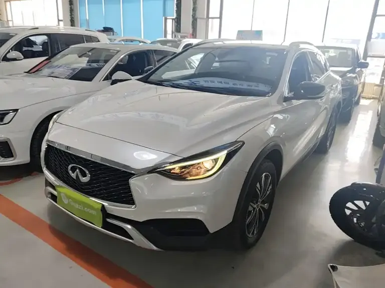 Infiniti QX30 英菲尼迪QX30 2017款 2.0 T 四驱时尚版