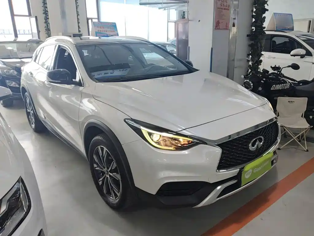 Infiniti QX30 英菲尼迪QX30 2017款 2.0 T 四驱时尚版