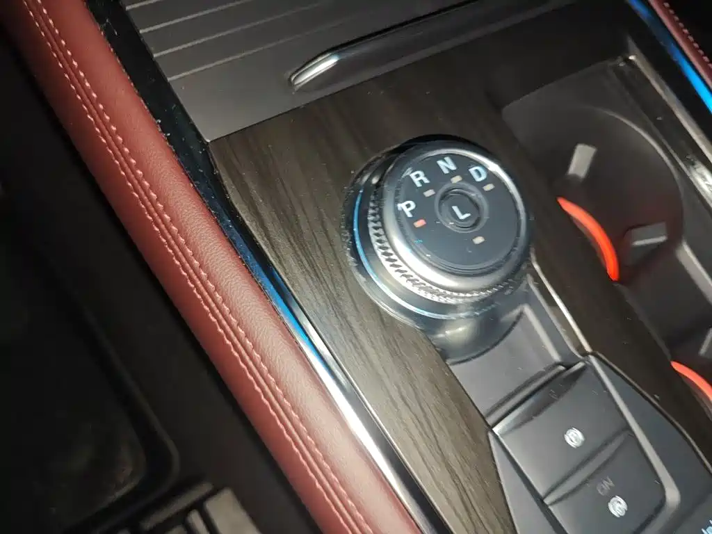 Explorer EcoBoost 285 4 WD Titanium 7-seat