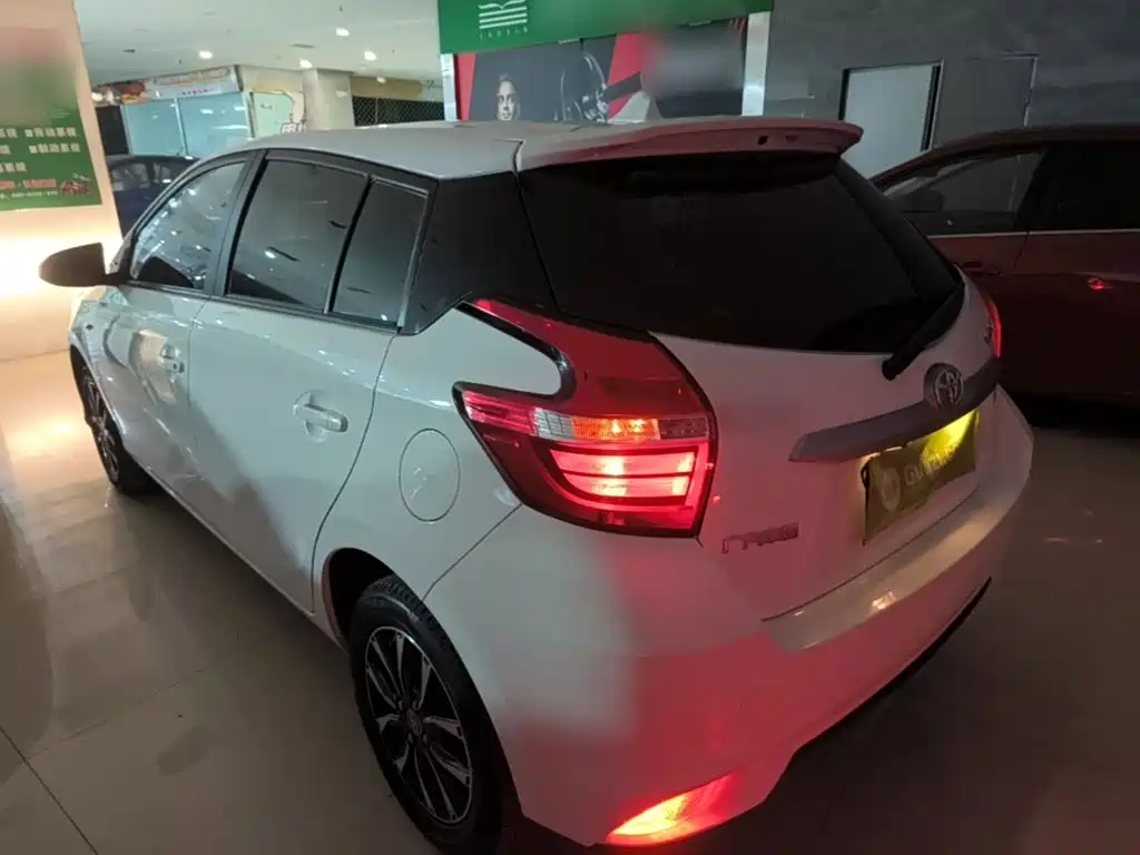 YARiS L Zhixuan 1.5 L CVT Leading