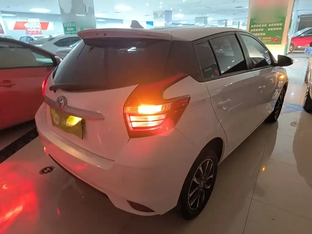 YARiS L Zhixuan 1.5 L CVT Leading