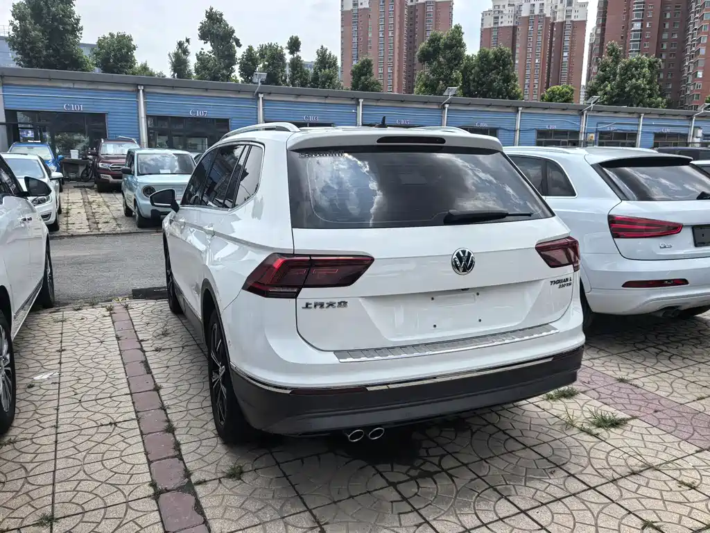 Tiguan L 330 TSI Auto 2 WD Flagship