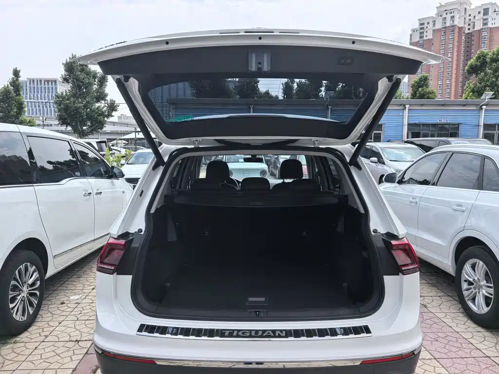 Tiguan L 330 TSI Auto 2 WD Flagship