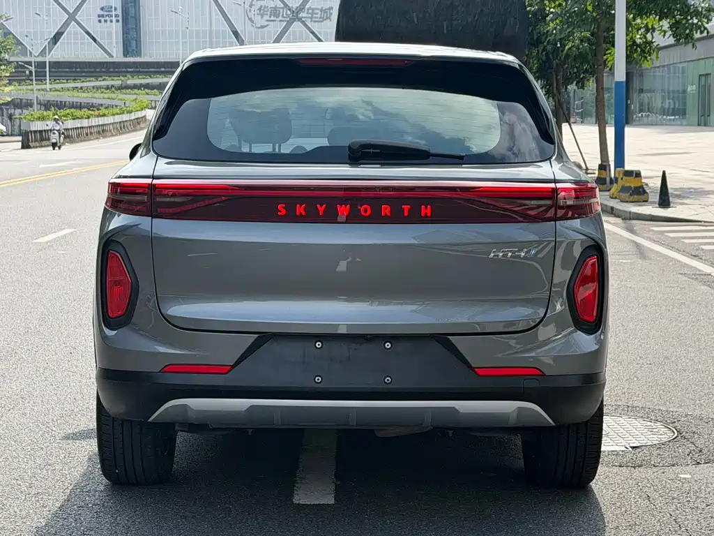 Skyworth HT-i 创维HT-i 2024款 1.5 L PHEV 115 KM 智龙版