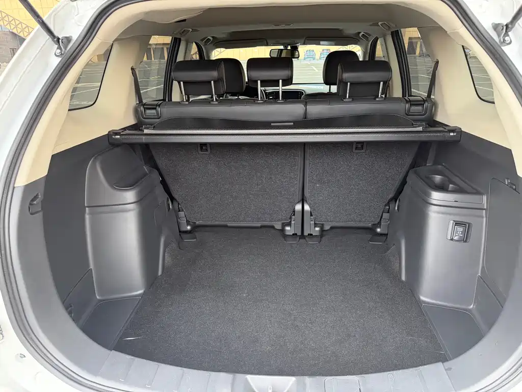 Outlander 2.0 L 2 WD Smooth Enjoyment 5-seat